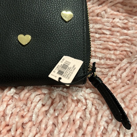 Victoria Secret hearts wallet - Picture 3 of 3